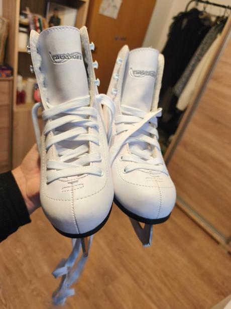 Korčule na krasokorčuľovanie, crowned,35