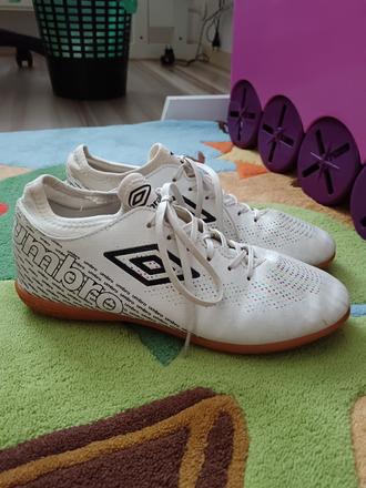 Halovky, umbro,40