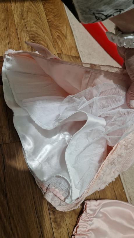 Saténové šatičky, 68