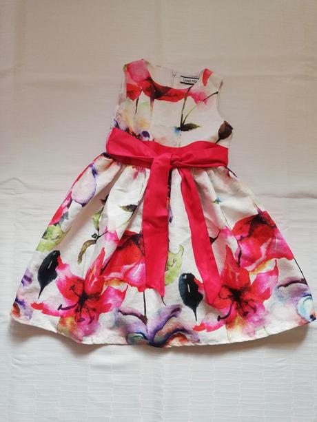 Dievčenské šaty, 128