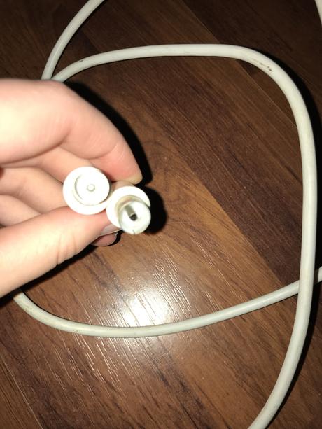 Tv káble - 3 kusy a 2 roztrojky, 