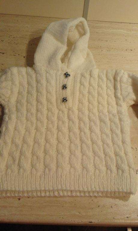 Unisex biely pletený pulóvrik s kapucňou, 98