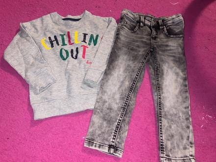 Mikina s riflami, 98