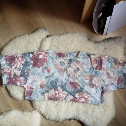 Cropp tričko s kvietkovým motívom, s