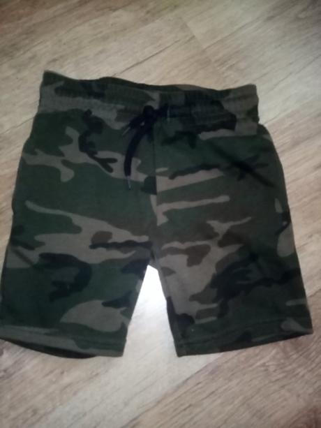 Chlapčenské krátke nohavice, primark,104