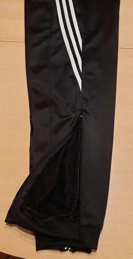 Predám športové nohavice adidas veľ. s-m, s