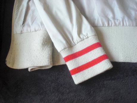 Prechodná vetrovka s pásmi, m