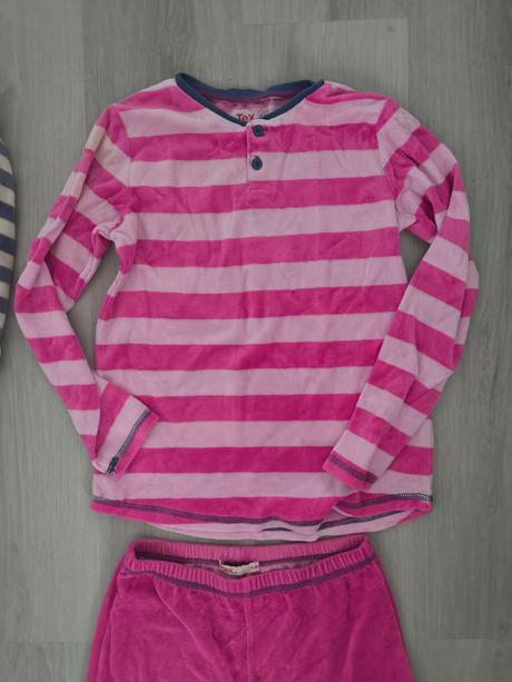 Pyžamko pre chlapca a dievča,značka f&f,v.134/140,, 140