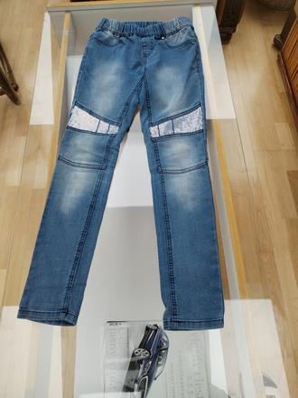 Dievčenské elegantné rifle, kik,146