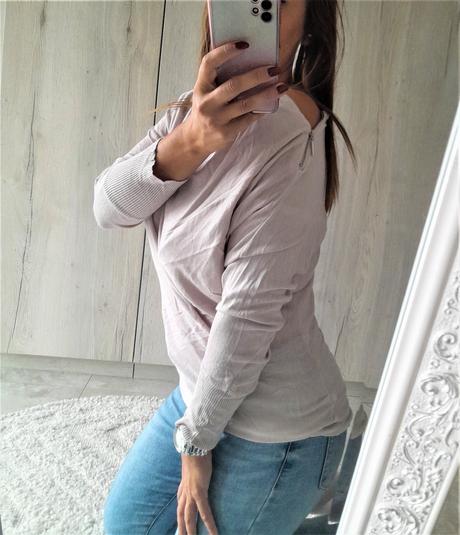 Svetrík so zipsami na pleciach-m/l, m