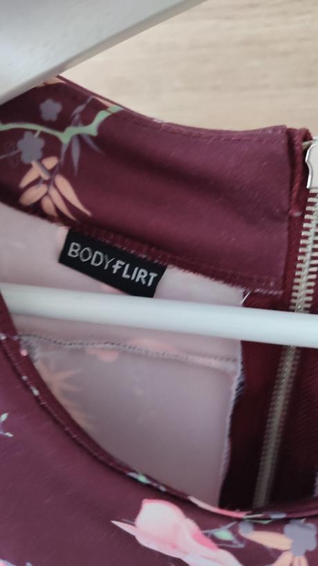 Kvietkovane šaty, bonprix,36