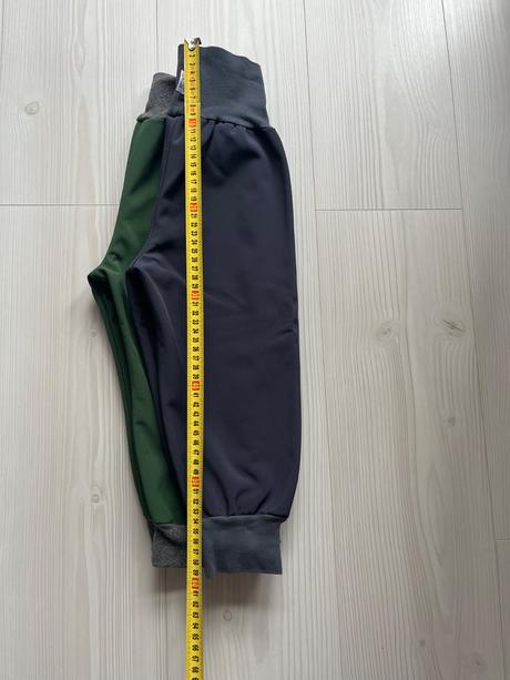 2x softshellove nohavice, 92