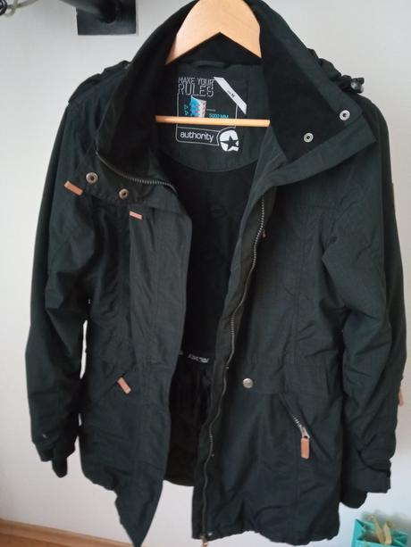 Vetrovka, authority,m