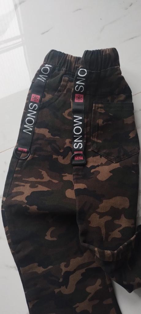 Maskáčové nohavice, 134