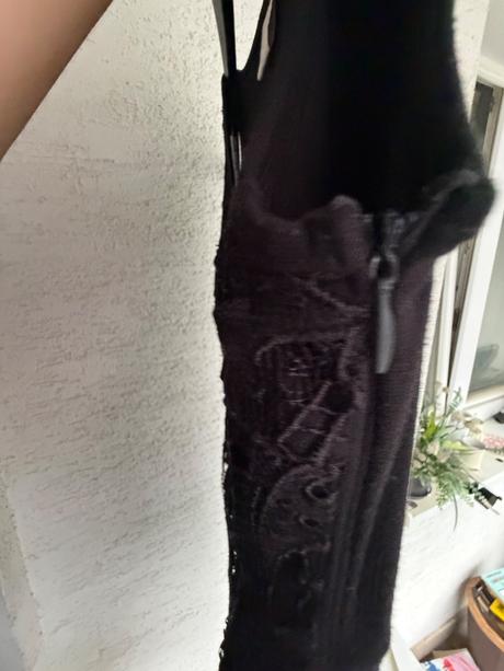 Vila z peek cloppenburg cipkovane male cierne saty, s