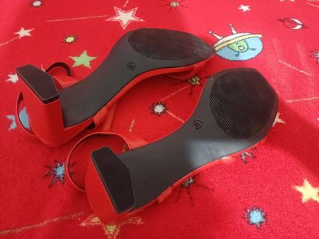 Červené sandálky, 40