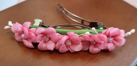 Lúčne kvietky na spone, 