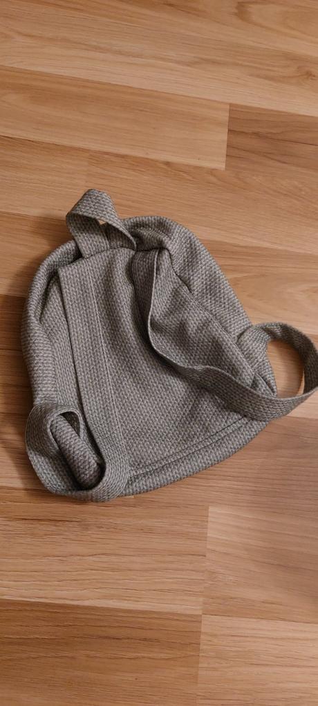 Šaty so zimnym motivom s ruksačikom, 98