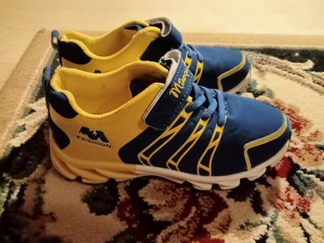 Nové modro-žlté botasky, 35