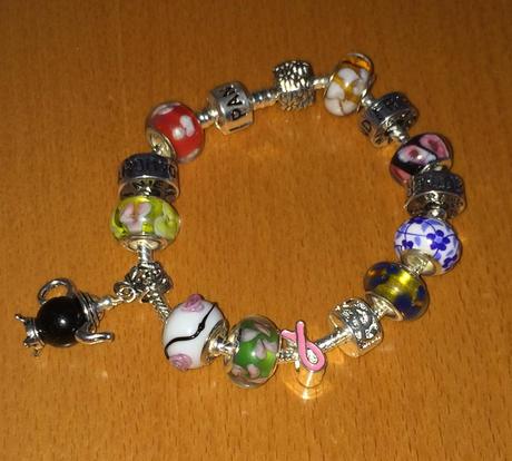 15 príveskov na náramok typu pandora, 
