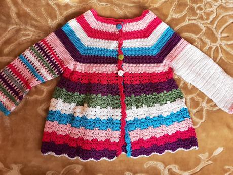 Handmade nádherný svetrík 92, 92