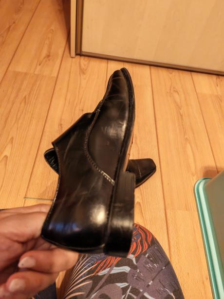 Elegantné topánky, 33