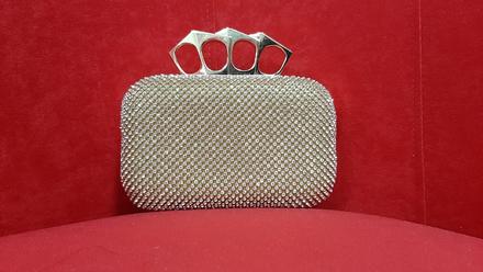 Kamienková kabelka..., 