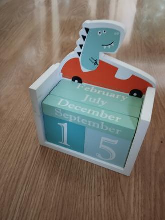 Drevený detský kalendár, 