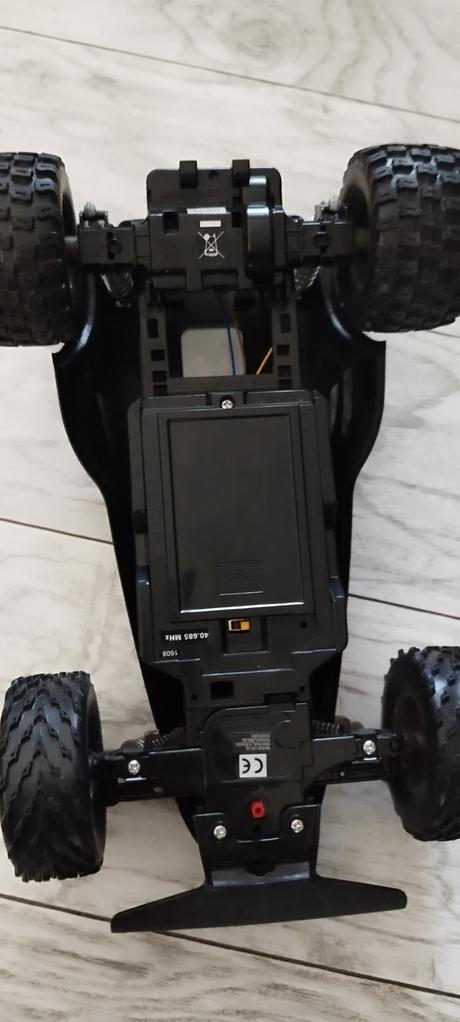 Terénna stvorkolka na diaľkové ovládanie,