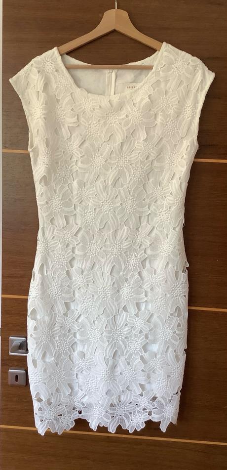 Krásne elegantne cipkovane saty reserved, reserved,m