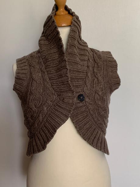 Esprit krátka štrikovaná vestička, esprit,104