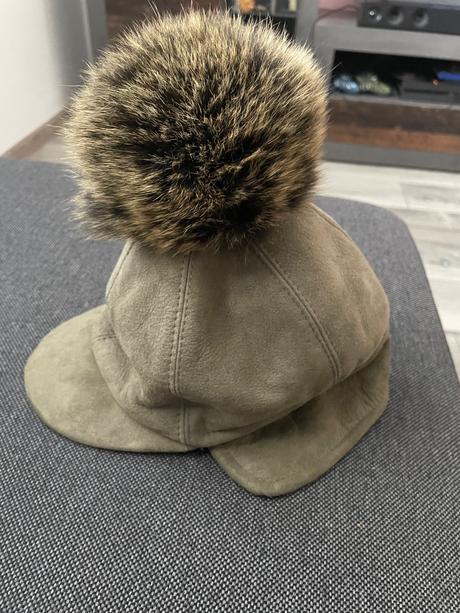 Čiapka s brmbolcom, 