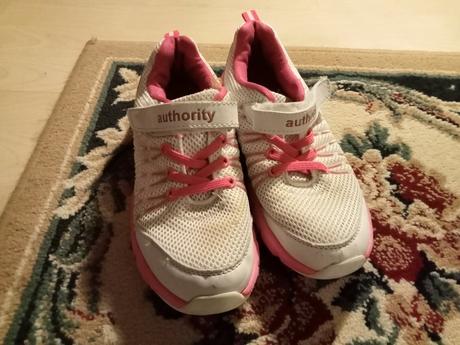 Vzdušné tenisky authority, authority,33