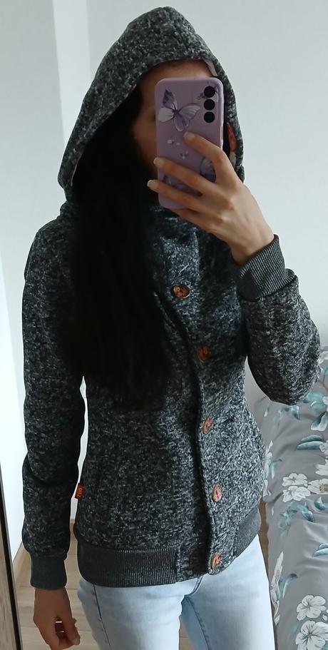 Mikina na gombiky, m / s