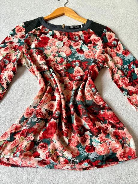 Dámska blúzka s kvetinovým vzorom, s