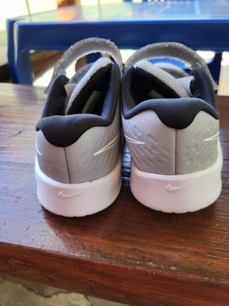 Tenisky +doporučené poštovné, nike,27