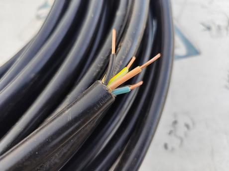 Predám kabel 5x2.5mm,
