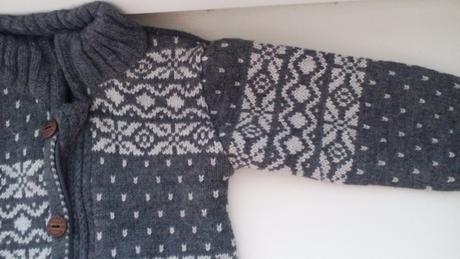 Svetrík na zips s poštovným, 68