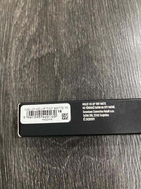 Tekutý matný rúž na pery (z douglas),