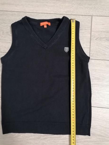 Tmavomodra vesta 134, staccato,134