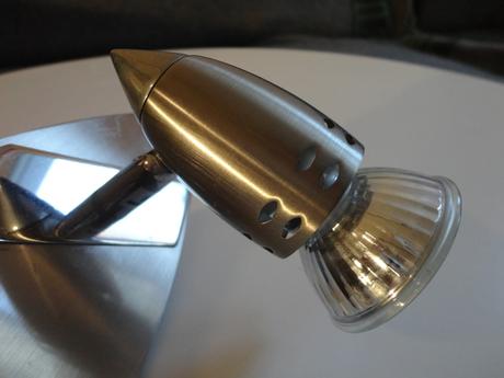 Lampa bodovka - nástenná,