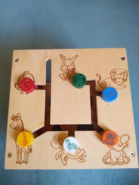 Drevená interaktívna kocka, 