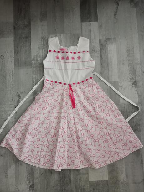 Šaty veľ. 122 /128, 122