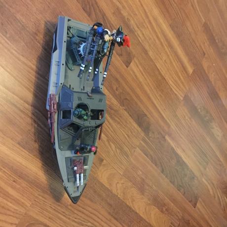 Predam vojenskú  loď, 