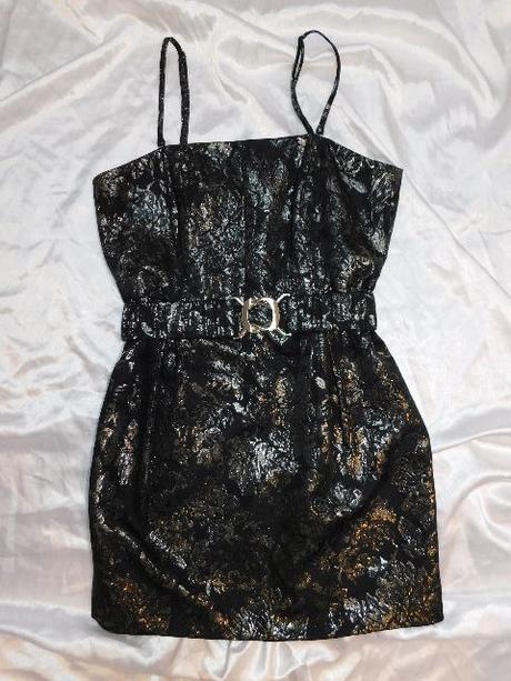 Pekne slavnostne saty, 38