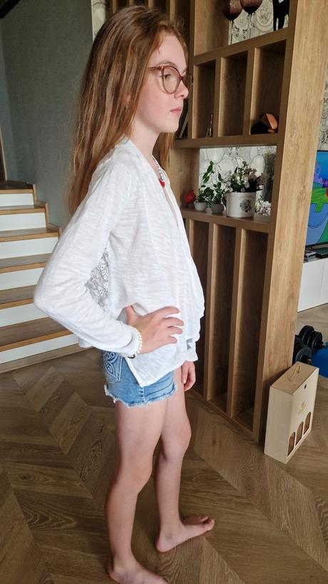 Sveter a čipkou, lindex,140