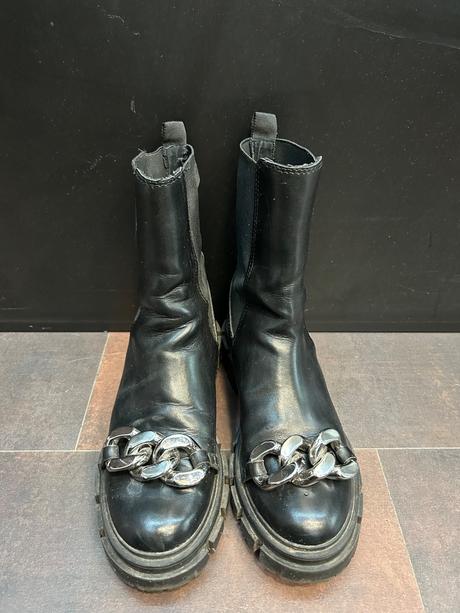 Čižmy, stradivarius,37