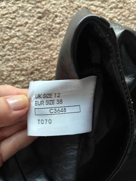 Kožená púzdrová sukňa vpredu s rozparkom na zips, m