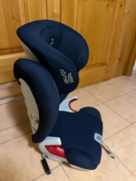 Predam autosedacku, römer