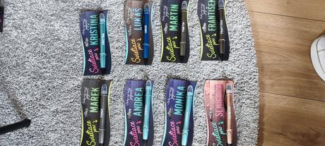 Sviatiace dotykove pera s menom, 